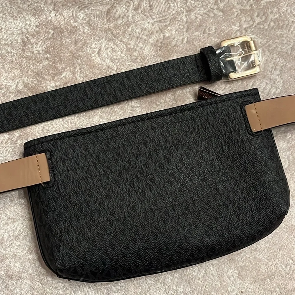Brand New Michael Kors Center Stripe Belt Bag Zippered Fanny Pack Black & Blue
